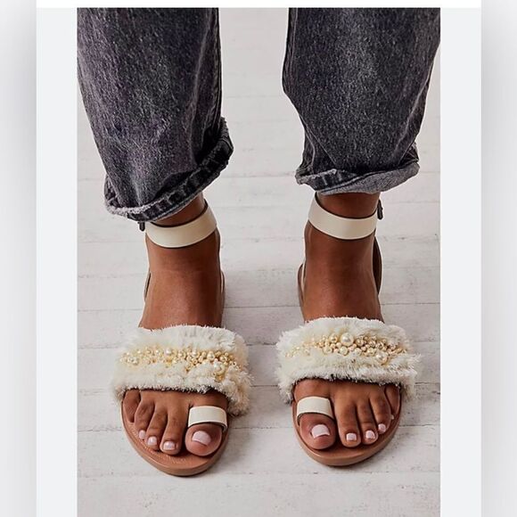 New Free People Embellished sandals unkle strap and buckle size 9.5
Retail $130 - Picture 1 of 15